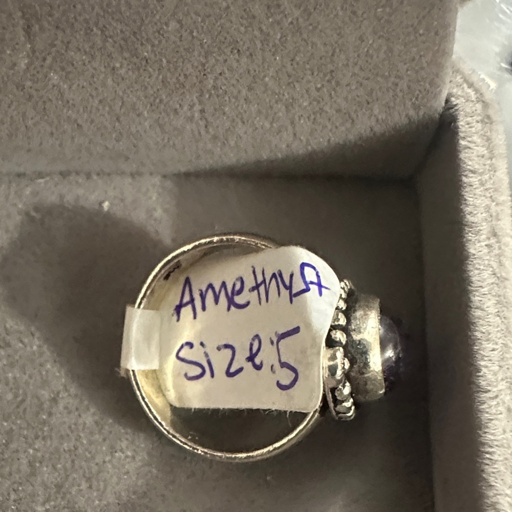 Sterling Silver Amethyst Oval Ring - Purple Gemstone Size 5 - Picture 4 of 5